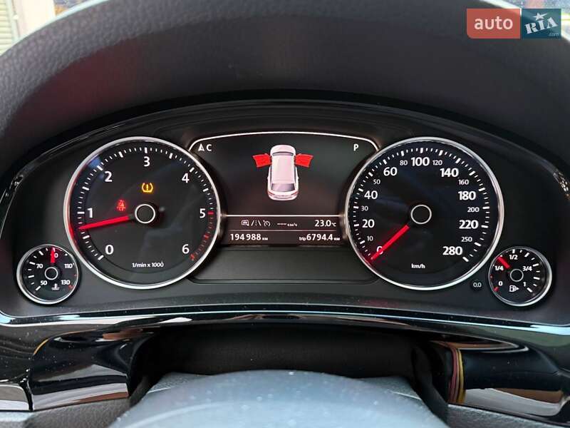 Внедорожник / Кроссовер Volkswagen Touareg 2015 в Киеве фото 23 Внедорожник / Кроссовер Volkswagen Touareg 2015 в Киеве