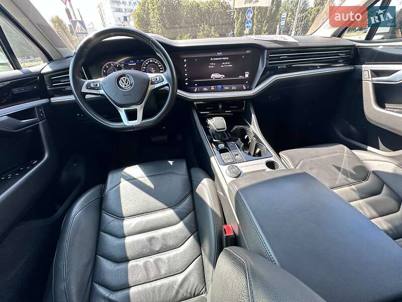 Позашляховик / Кросовер Volkswagen Touareg 2018 в Кропивницькому