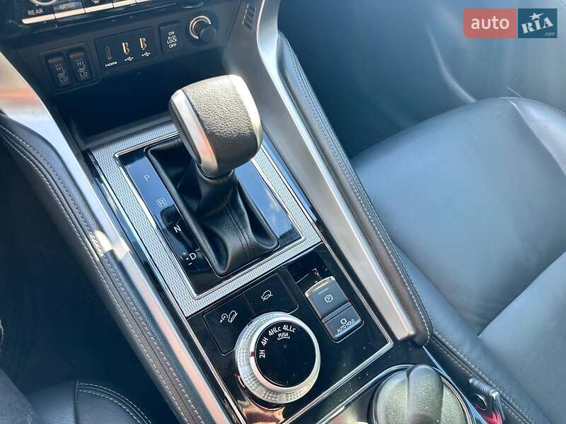 Позашляховик / Кросовер Volkswagen Touareg 2018 в Кропивницькому