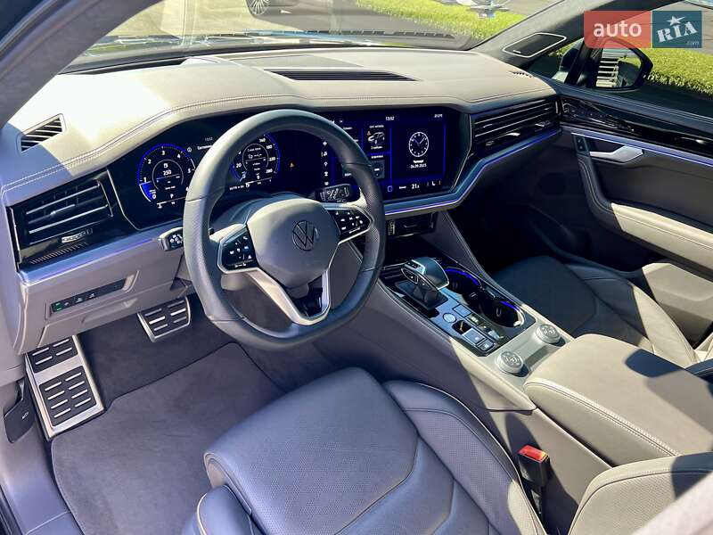 Внедорожник / Кроссовер Volkswagen Touareg 2023 в Киеве