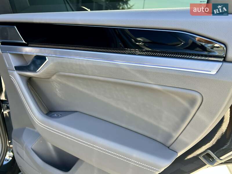 Внедорожник / Кроссовер Volkswagen Touareg 2023 в Киеве