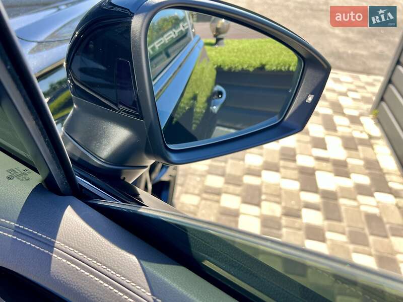 Внедорожник / Кроссовер Volkswagen Touareg 2023 в Киеве