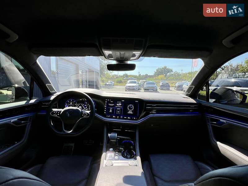 Внедорожник / Кроссовер Volkswagen Touareg 2023 в Киеве
