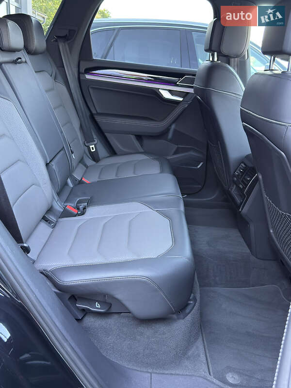 Внедорожник / Кроссовер Volkswagen Touareg 2022 в Черновцах