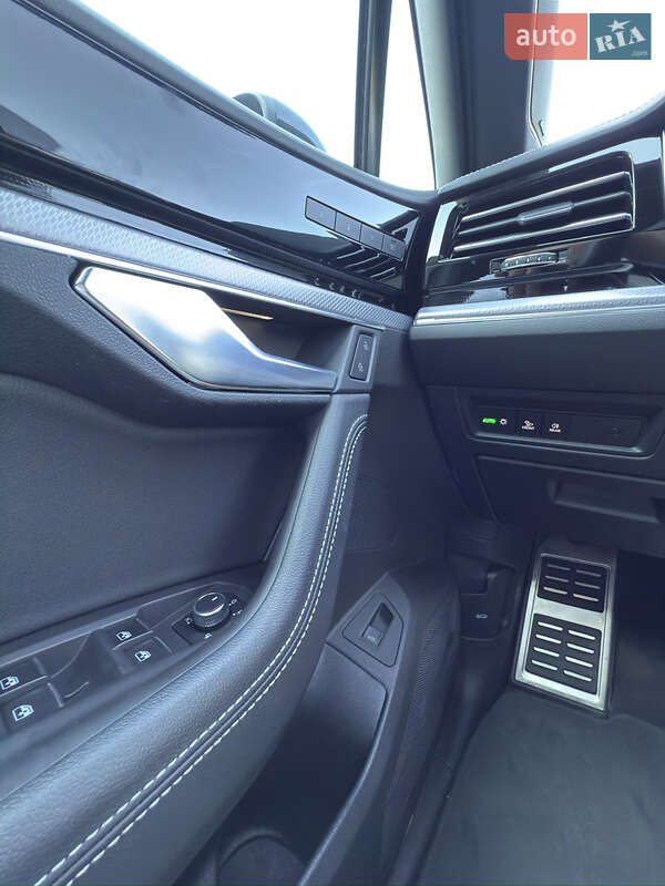 Внедорожник / Кроссовер Volkswagen Touareg 2022 в Черновцах