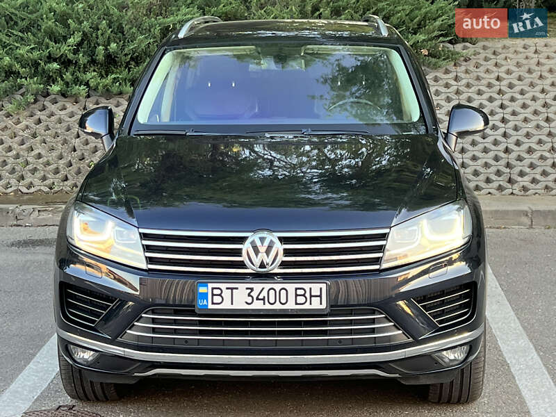Внедорожник / Кроссовер Volkswagen Touareg 2016 в Одессе