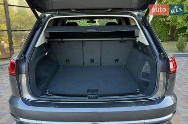 Внедорожник / Кроссовер Volkswagen Touareg 2022 в 