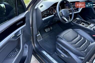 Внедорожник / Кроссовер Volkswagen Touareg 2022 в 