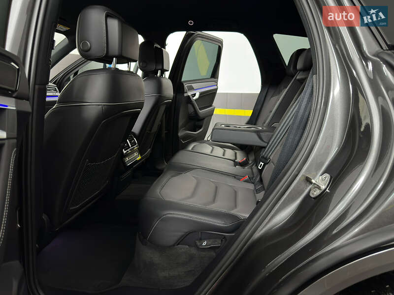 Позашляховик / Кросовер Volkswagen Touareg 2022 в Козятині