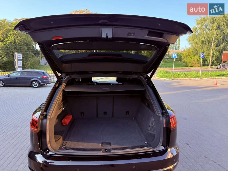 Внедорожник / Кроссовер Volkswagen Touareg 2019 в Ровно