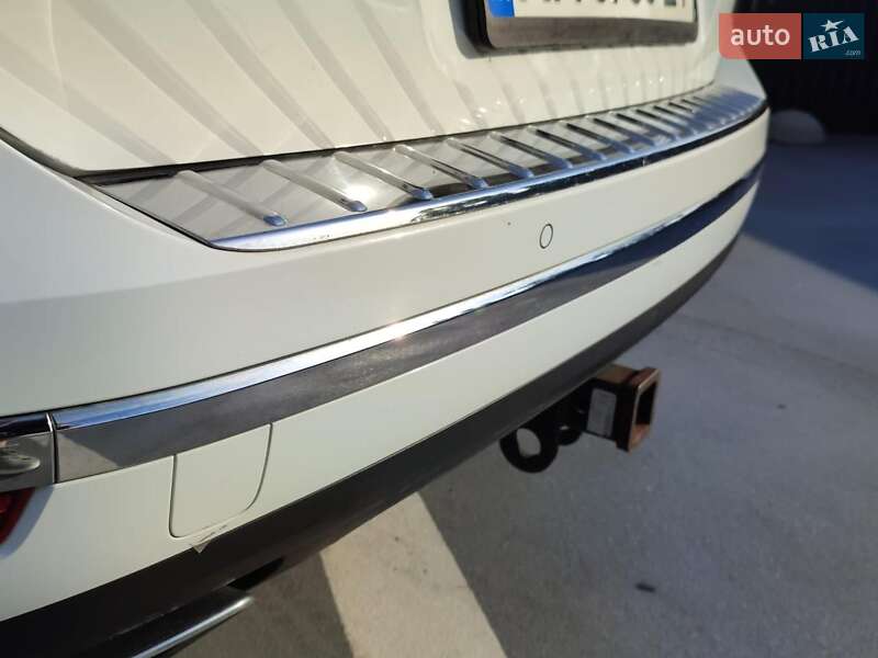 Внедорожник / Кроссовер Volkswagen Touareg 2015 в Киеве фото 8 Внедорожник / Кроссовер Volkswagen Touareg 2015 в Киеве