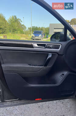 Внедорожник / Кроссовер Volkswagen Touareg 2016 в 