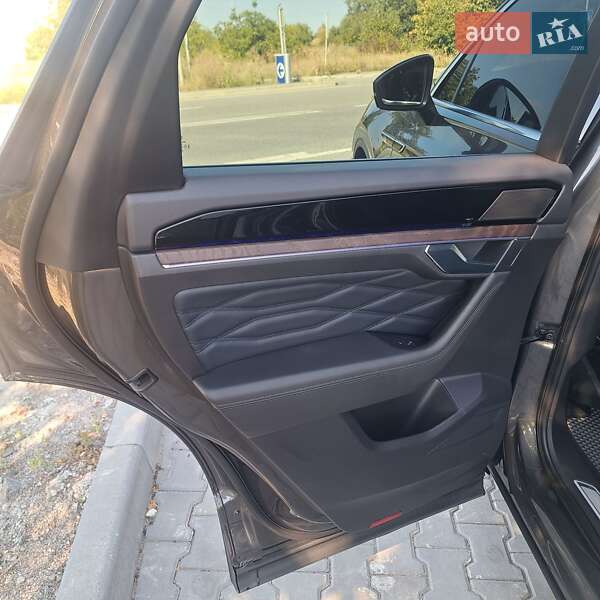 Внедорожник / Кроссовер Volkswagen Touareg 2023 в Тульчине