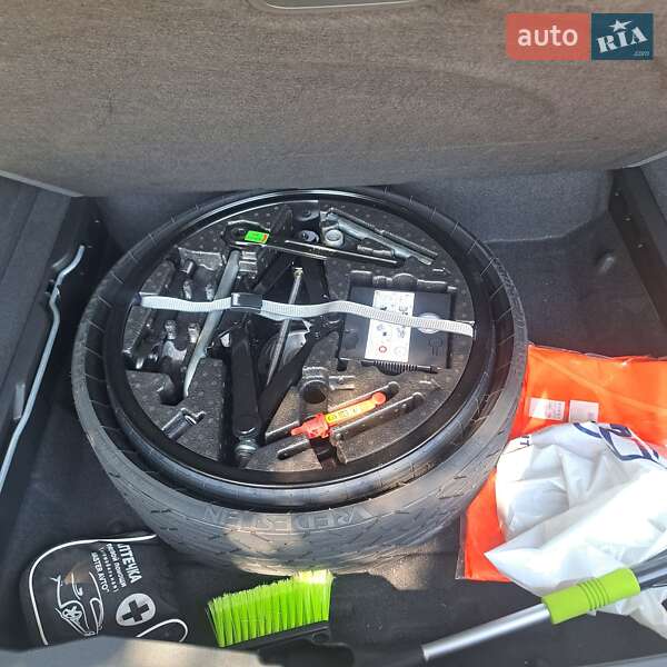 Внедорожник / Кроссовер Volkswagen Touareg 2023 в Тульчине