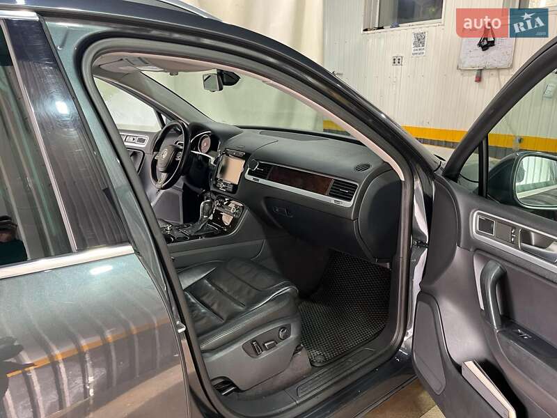 Позашляховик / Кросовер Volkswagen Touareg 2013 в Києві фото 7 Позашляховик / Кросовер Volkswagen Touareg 2013 в Києві