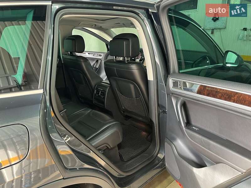 Позашляховик / Кросовер Volkswagen Touareg 2013 в Києві фото 9 Позашляховик / Кросовер Volkswagen Touareg 2013 в Києві