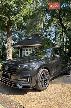 Позашляховик / Кросовер Volkswagen Touareg 2023 в Києві