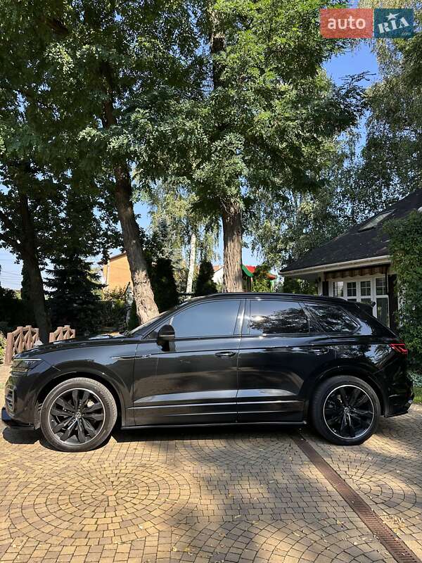 Внедорожник / Кроссовер Volkswagen Touareg 2023 в Киеве