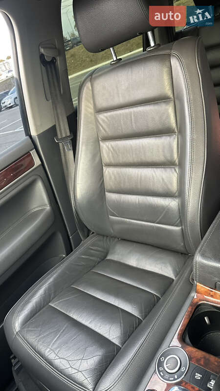 Внедорожник / Кроссовер Volkswagen Touareg 2006 в Виннице