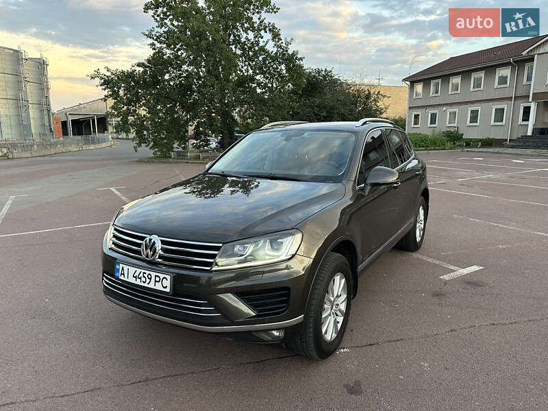 Внедорожник / Кроссовер Volkswagen Touareg 2017 в 