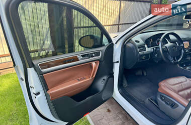 Внедорожник / Кроссовер Volkswagen Touareg 2015 в 
