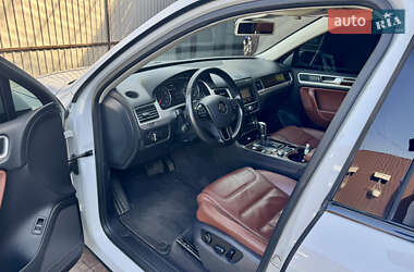 Внедорожник / Кроссовер Volkswagen Touareg 2015 в 