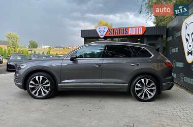 Внедорожник / Кроссовер Volkswagen Touareg 2019 в 