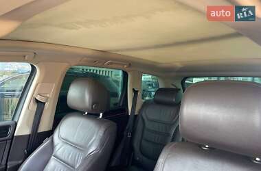 Внедорожник / Кроссовер Volkswagen Touareg 2012 в 
