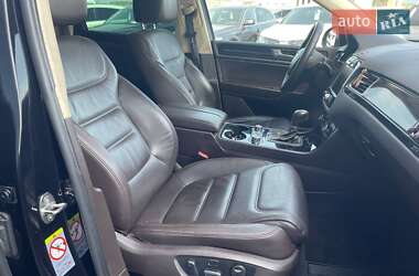 Внедорожник / Кроссовер Volkswagen Touareg 2012 в 