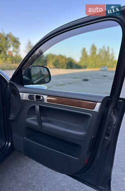 Внедорожник / Кроссовер Volkswagen Touareg 2007 в 