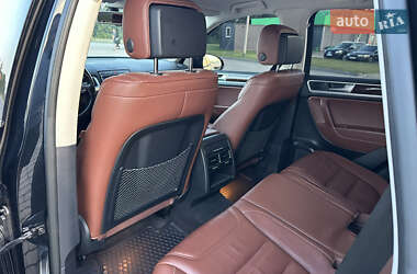 Внедорожник / Кроссовер Volkswagen Touareg 2016 в 