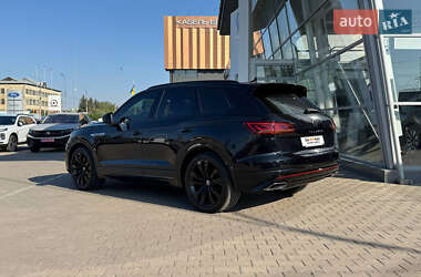 Внедорожник / Кроссовер Volkswagen Touareg 2021 в 