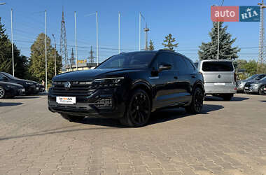 Внедорожник / Кроссовер Volkswagen Touareg 2021 в 