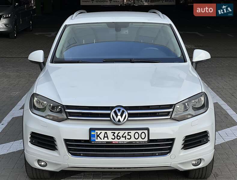 Внедорожник / Кроссовер Volkswagen Touareg 2013 в Киеве