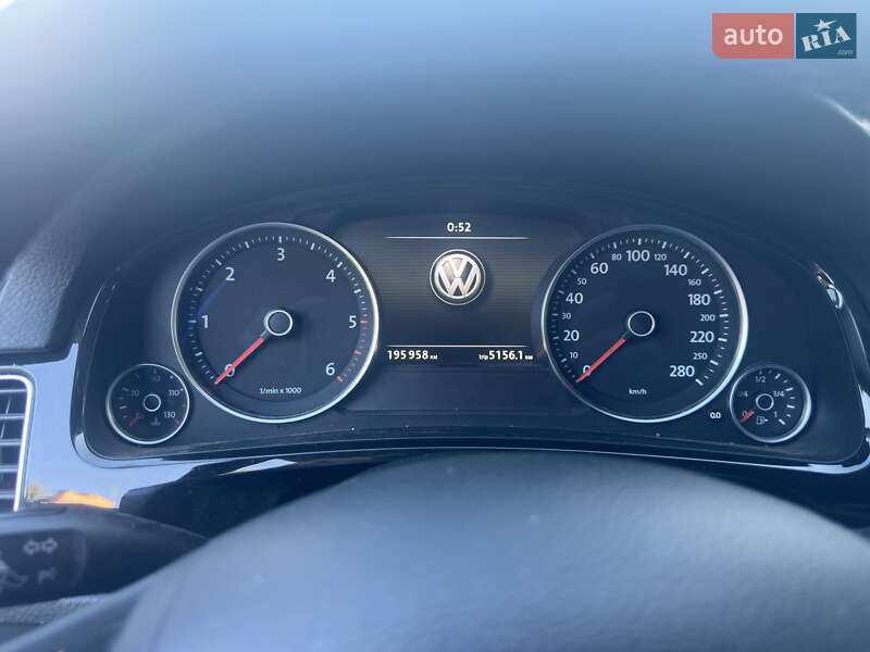 Позашляховик / Кросовер Volkswagen Touareg 2012 в Дніпрі