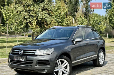 Внедорожник / Кроссовер Volkswagen Touareg 2013 в Киеве