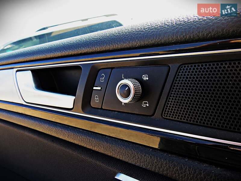 Позашляховик / Кросовер Volkswagen Touareg 2015 в Черкасах