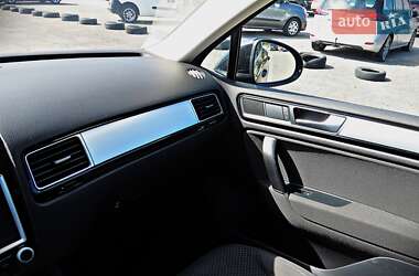 Внедорожник / Кроссовер Volkswagen Touareg 2015 в 