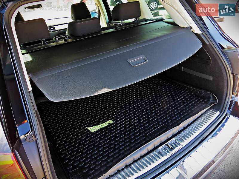 Позашляховик / Кросовер Volkswagen Touareg 2015 в Черкасах