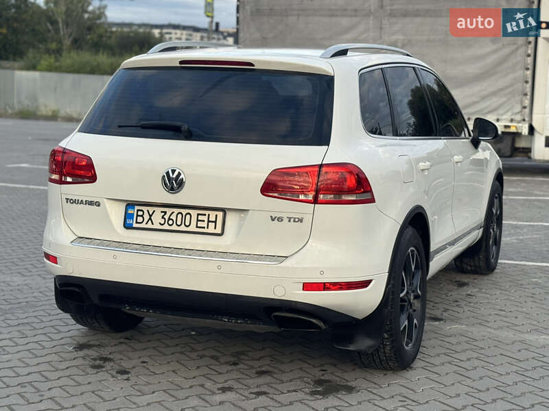 Внедорожник / Кроссовер Volkswagen Touareg 2012 в Хмельницком