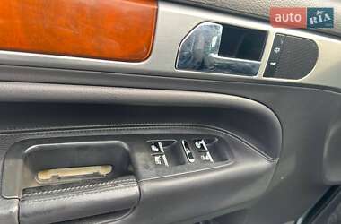 Внедорожник / Кроссовер Volkswagen Touareg 2004 в 