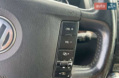 Внедорожник / Кроссовер Volkswagen Touareg 2004 в 