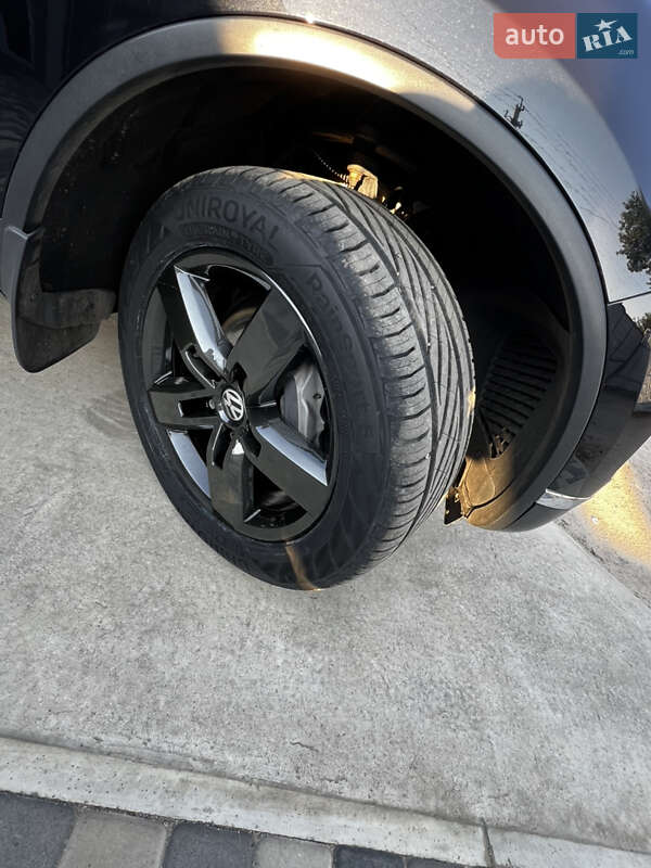Позашляховик / Кросовер Volkswagen Touareg 2016 в Дніпрі