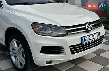 Внедорожник / Кроссовер Volkswagen Touareg 2011 в 