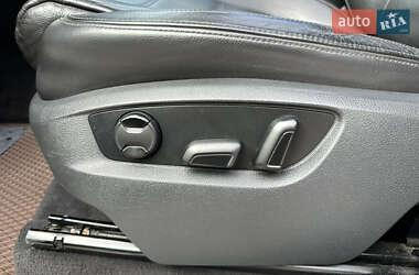 Внедорожник / Кроссовер Volkswagen Touareg 2011 в 