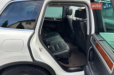 Внедорожник / Кроссовер Volkswagen Touareg 2011 в 