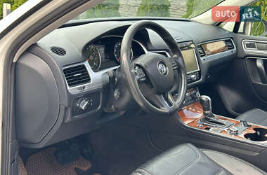 Внедорожник / Кроссовер Volkswagen Touareg 2011 в 