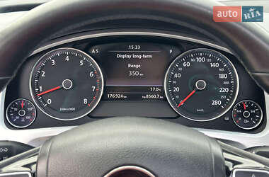 Внедорожник / Кроссовер Volkswagen Touareg 2011 в 