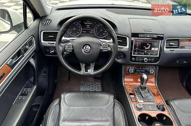 Внедорожник / Кроссовер Volkswagen Touareg 2011 в 