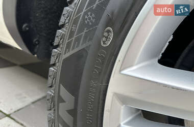 Внедорожник / Кроссовер Volkswagen Touareg 2011 в 